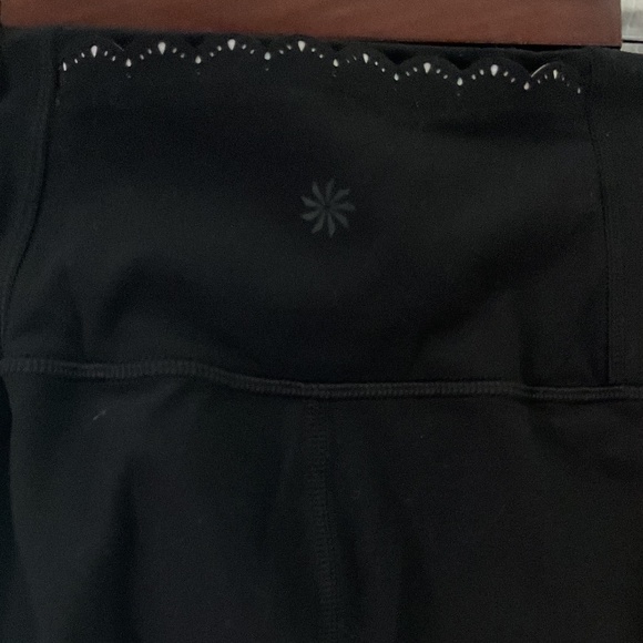 Athleta Elation Scallop Capri leggings XXS - Picture 5 of 6